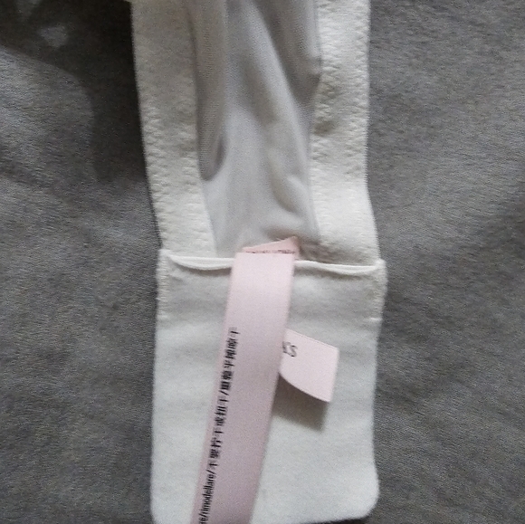 Victoria secret Dream Angels Demi - Picture 4 of 6